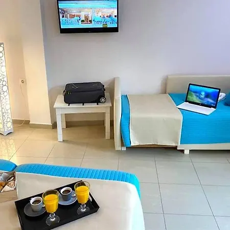 Palotel Luxury מלון
