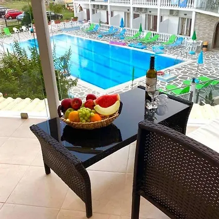 Palotel Luxury מלון גאוביה
