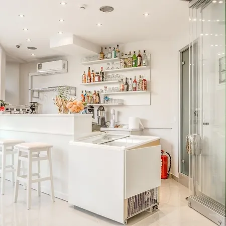 Palotel Luxury מלון גאוביה